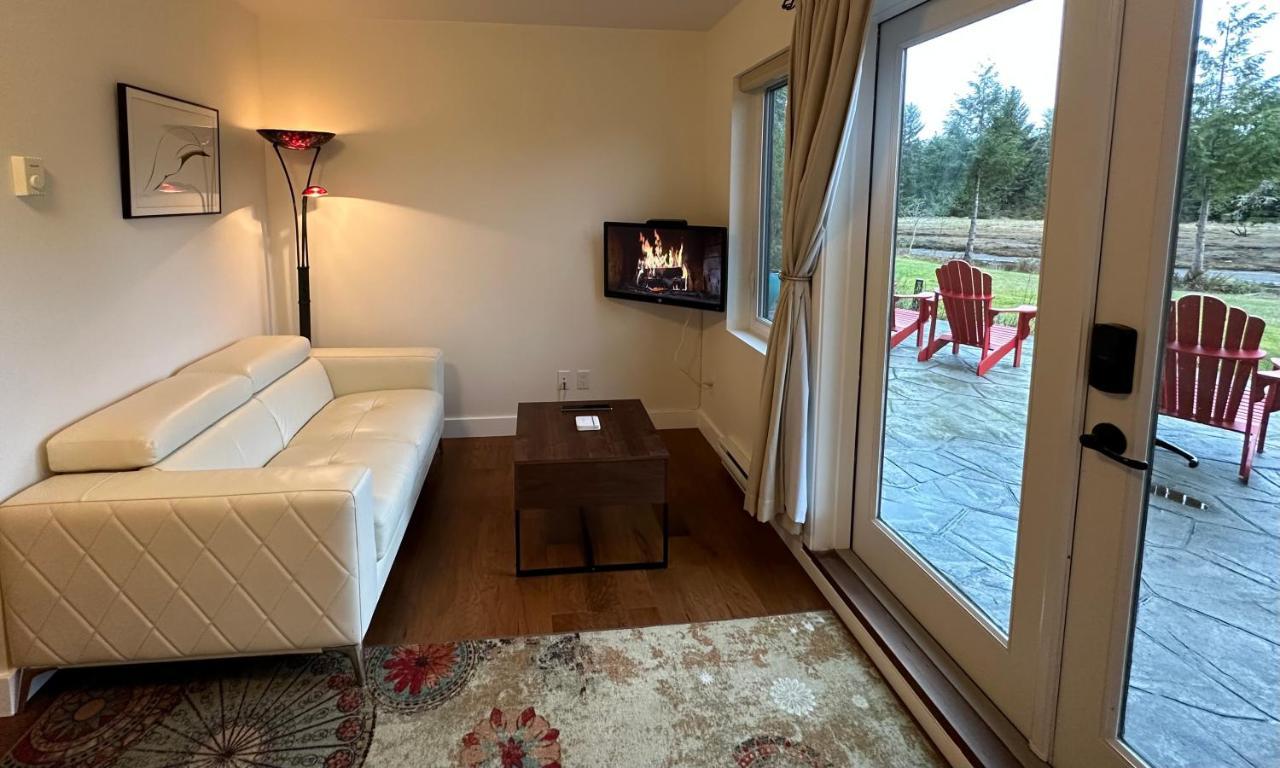 Liahona Guest House Ucluelet Exteriör bild