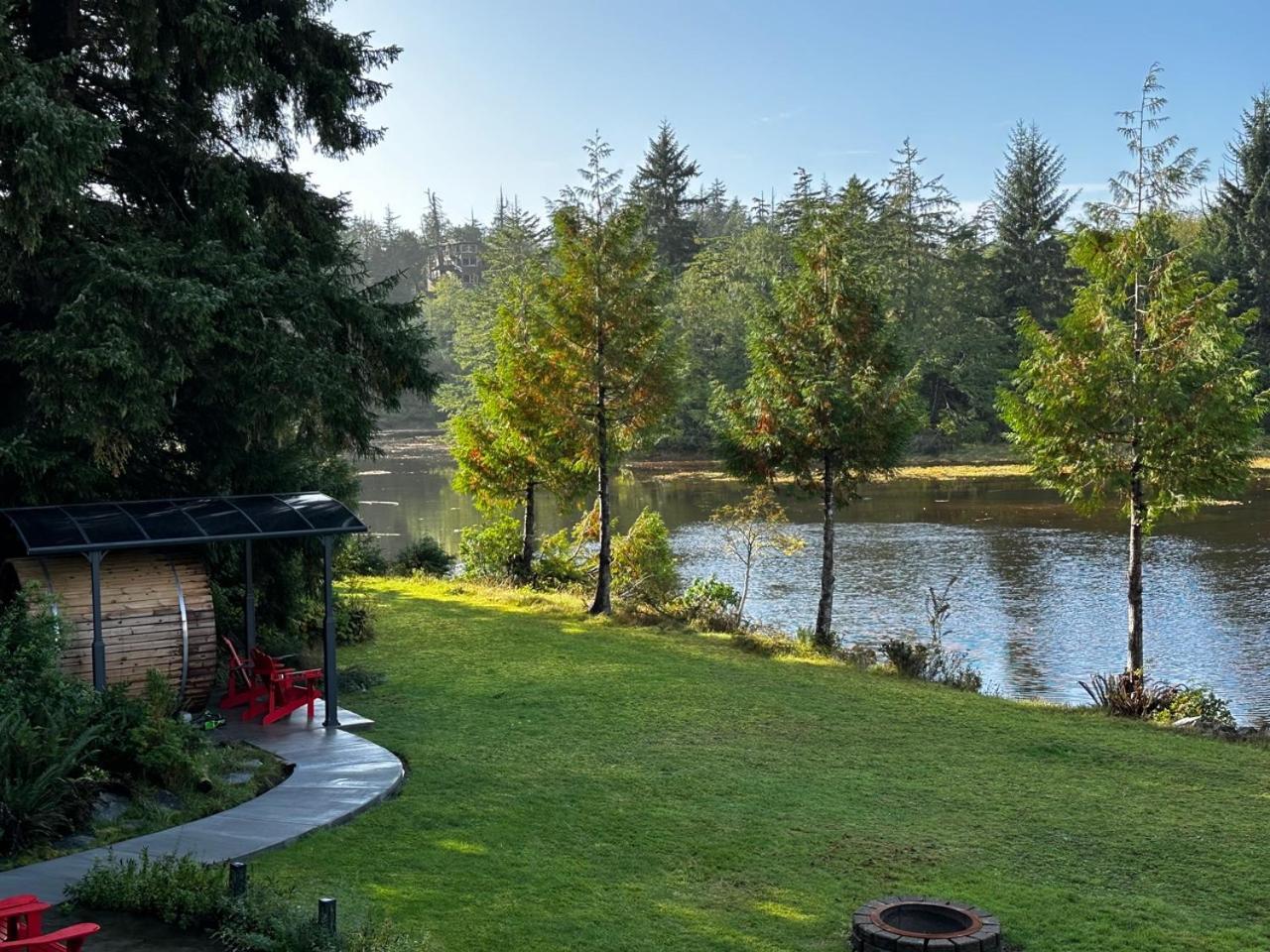 Liahona Guest House Ucluelet Exteriör bild